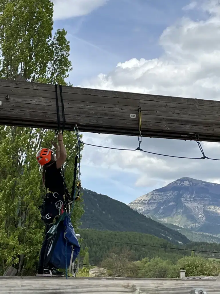 exercice demandé au CQP pour devenir cordiste (ligne de vie)